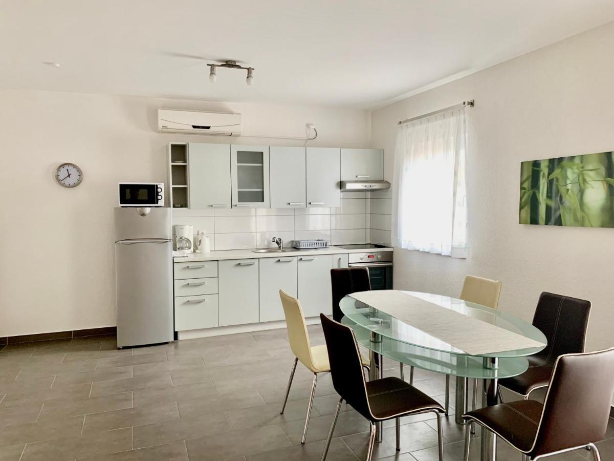 Apartments Maric Vodice Kültér fotó